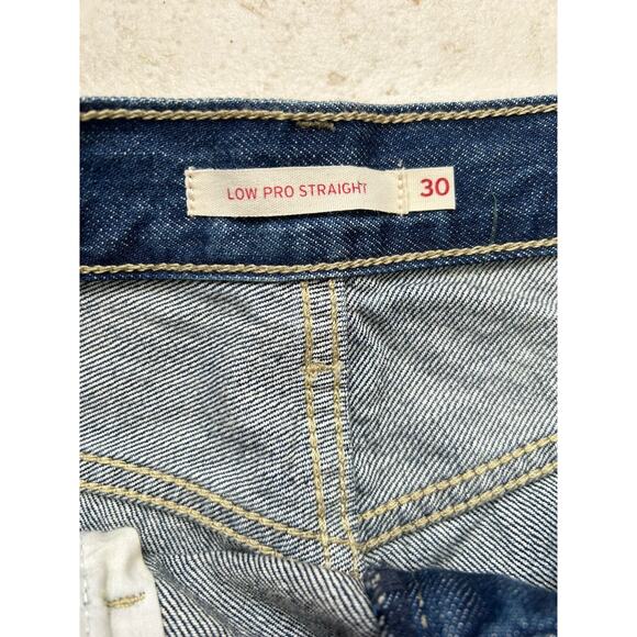 Levi's Women's Low Pro Straight Leg Mid Rise Zip Fly Jeans Denim Size 30 Blue - Picture 3 of 9